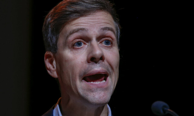KrFs veivalg er et spørsmål om å overleve, mener Hareide